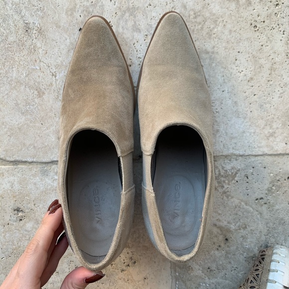 VINCE Suede Hamilton Chelsea Ankle Bootie in Clay 6.5 - Picture 8 of 16